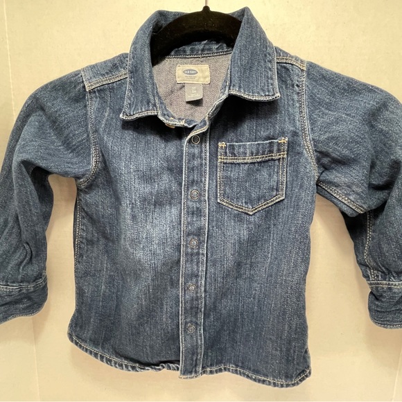 Old Navy 3T girl jean snap down shirt. - Picture 1 of 8